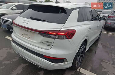 Внедорожник / Кроссовер Audi e-tron 2022 в 