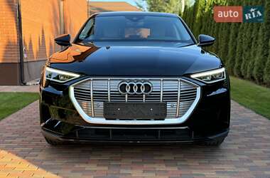 Внедорожник / Кроссовер Audi e-tron 2022 в 