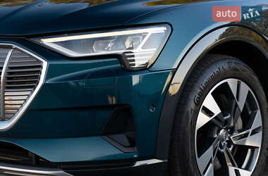 Внедорожник / Кроссовер Audi e-tron 2019 в 