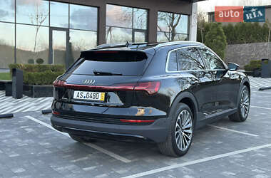 Внедорожник / Кроссовер Audi e-tron 2020 в 