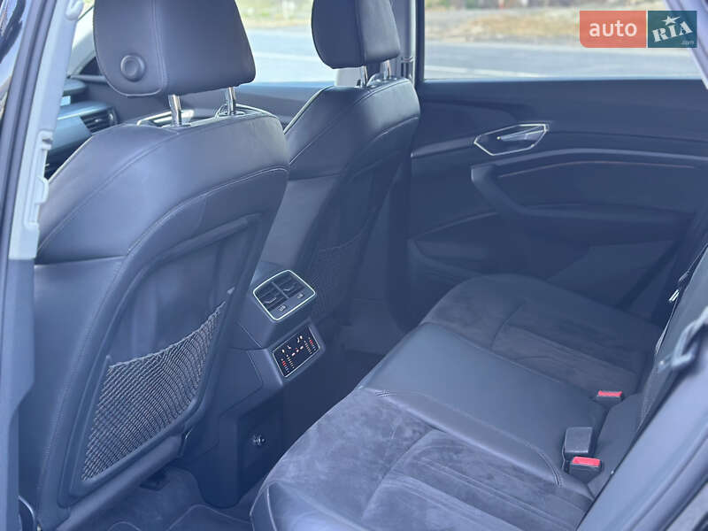 Позашляховик / Кросовер Audi e-tron 2020 в Ужгороді