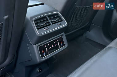 Внедорожник / Кроссовер Audi e-tron 2020 в 