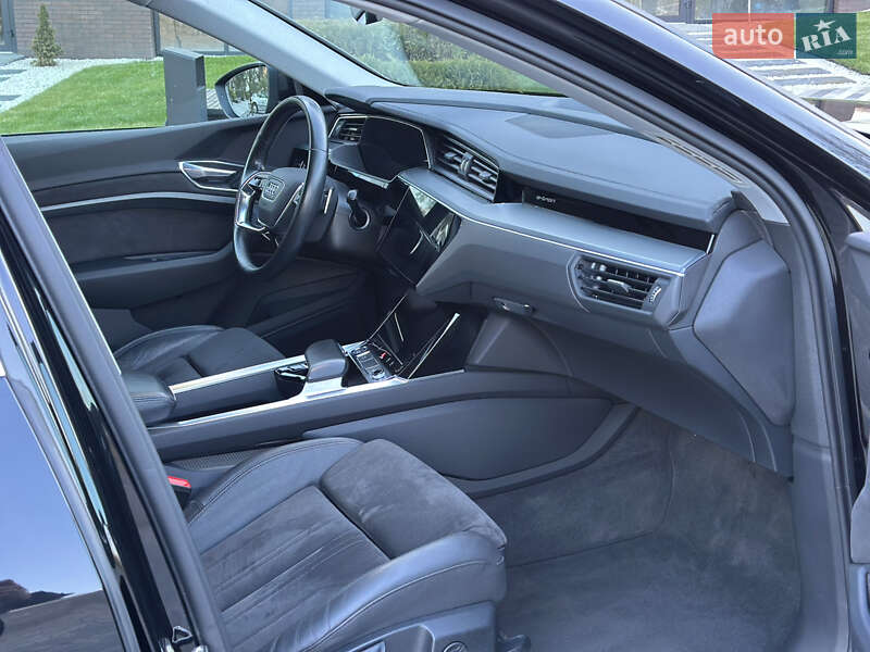 Позашляховик / Кросовер Audi e-tron 2020 в Ужгороді