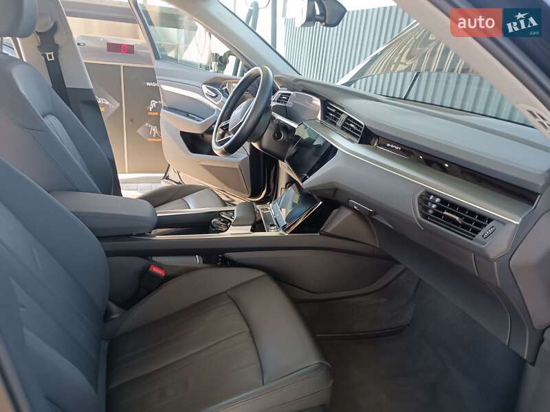 Внедорожник / Кроссовер Audi e-tron 2022 в Харькове