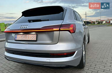 Позашляховик / Кросовер Audi e-tron 2019 в 