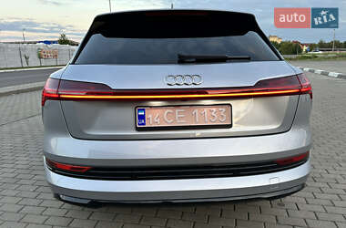 Позашляховик / Кросовер Audi e-tron 2019 в 