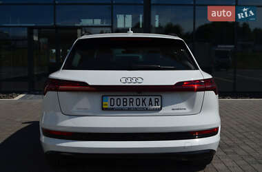 Внедорожник / Кроссовер Audi e-tron 2020 в 