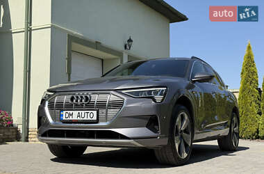 Внедорожник / Кроссовер Audi e-tron 2019 в 