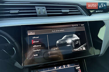 Внедорожник / Кроссовер Audi e-tron 2019 в 