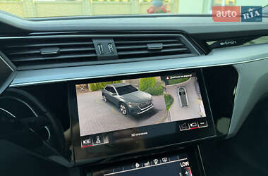 Внедорожник / Кроссовер Audi e-tron 2019 в 