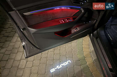 Внедорожник / Кроссовер Audi e-tron 2019 в 
