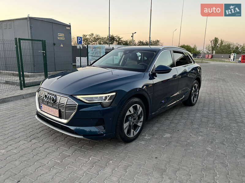Позашляховик / Кросовер Audi e-tron 2020 в Дніпрі