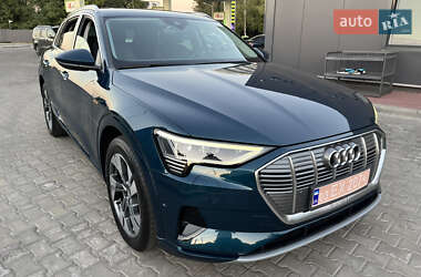 Внедорожник / Кроссовер Audi e-tron 2020 в 
