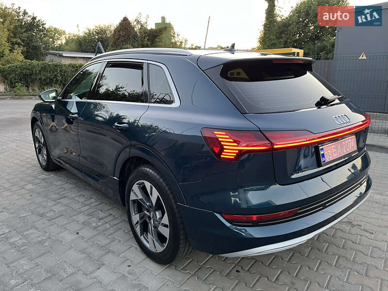 Позашляховик / Кросовер Audi e-tron 2020 в Дніпрі