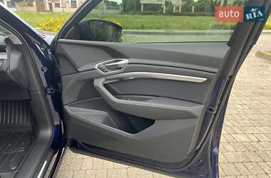 Внедорожник / Кроссовер Audi e-tron 2021 в 