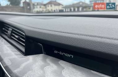 Внедорожник / Кроссовер Audi e-tron 2021 в 