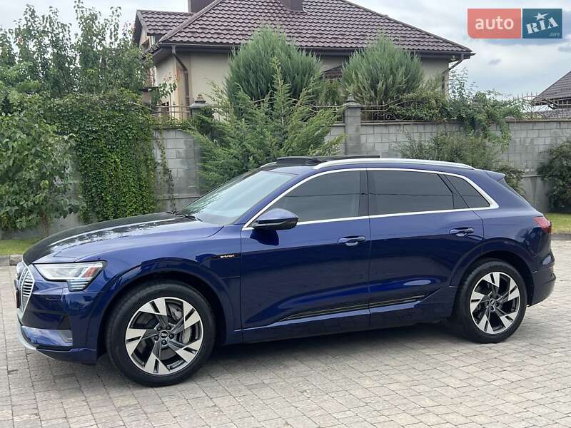 Внедорожник / Кроссовер Audi e-tron 2021 в Ровно