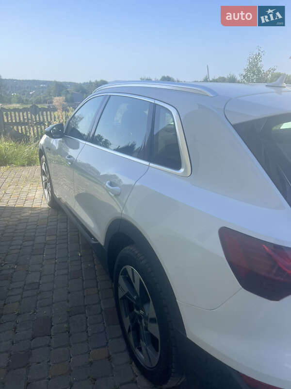 Внедорожник / Кроссовер Audi e-tron 2019 в Косове фото 6 Внедорожник / Кроссовер Audi e-tron 2019 в Косове