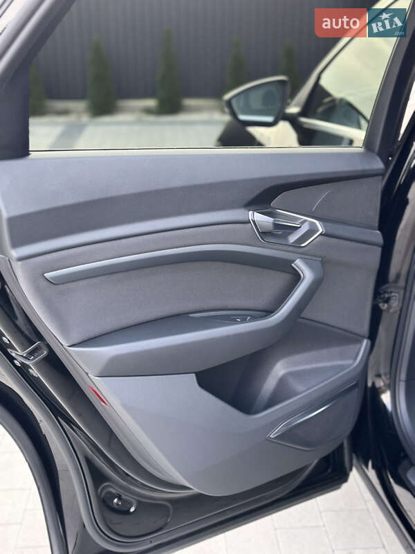 Внедорожник / Кроссовер Audi e-tron 2021 в Ужгороде