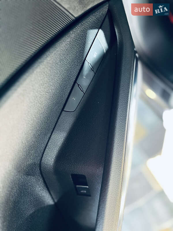 Внедорожник / Кроссовер Audi e-tron 2020 в Одессе