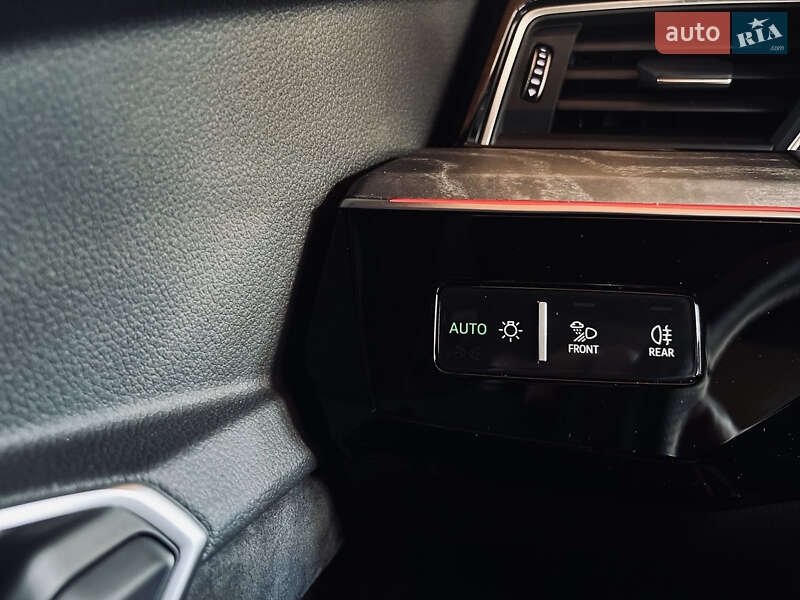 Внедорожник / Кроссовер Audi e-tron 2020 в Одессе
