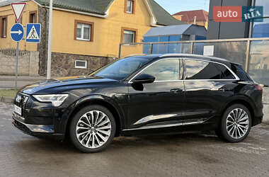 Позашляховик / Кросовер Audi e-tron 2019 в 