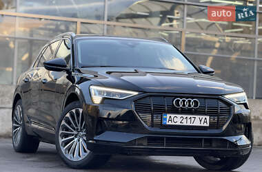 Позашляховик / Кросовер Audi e-tron 2019 в 