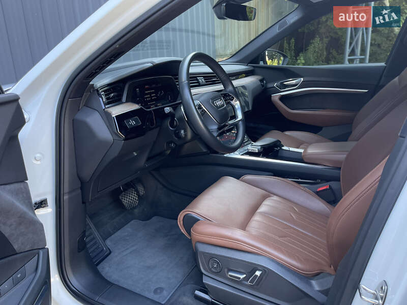 Позашляховик / Кросовер Audi e-tron 2019 в Рівному