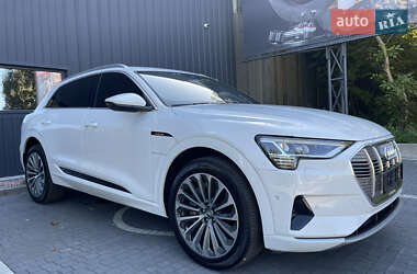 Позашляховик / Кросовер Audi e-tron 2019 в 