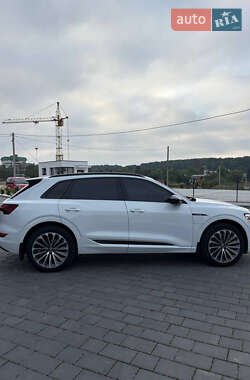 Внедорожник / Кроссовер Audi e-tron 2019 в 