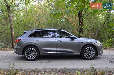 Позашляховик / Кросовер Audi e-tron 2020 в 