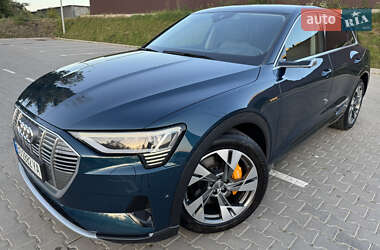 Внедорожник / Кроссовер Audi e-tron 2019 в 
