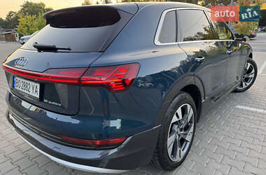 Внедорожник / Кроссовер Audi e-tron 2019 в 