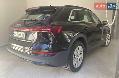 Внедорожник / Кроссовер Audi e-tron 2020 в 
