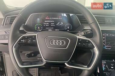 Внедорожник / Кроссовер Audi e-tron 2020 в 