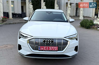 Позашляховик / Кросовер Audi e-tron 2023 в 
