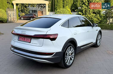 Позашляховик / Кросовер Audi e-tron 2023 в 