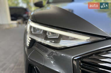 Внедорожник / Кроссовер Audi e-tron 2023 в 