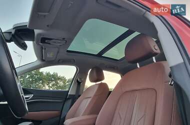 Внедорожник / Кроссовер Audi e-tron 2021 в 