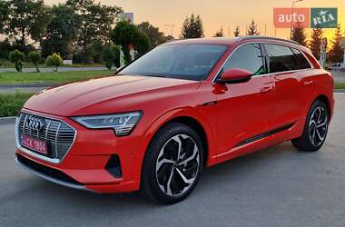Внедорожник / Кроссовер Audi e-tron 2021 в 