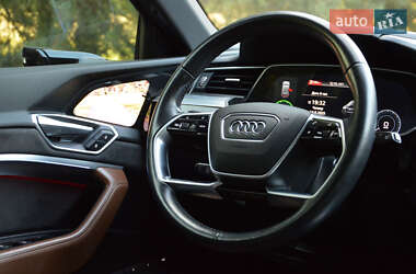 Внедорожник / Кроссовер Audi e-tron 2020 в 