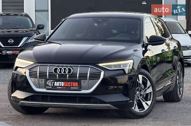 Внедорожник / Кроссовер Audi e-tron 2020 в 