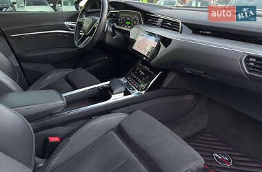 Внедорожник / Кроссовер Audi e-tron 2020 в 