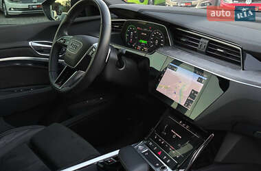 Внедорожник / Кроссовер Audi e-tron 2020 в 