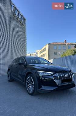 Позашляховик / Кросовер Audi e-tron 2021 в Києві