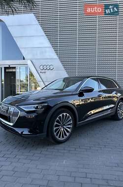 Внедорожник / Кроссовер Audi e-tron 2021 в 