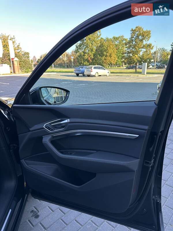 Внедорожник / Кроссовер Audi e-tron 2021 в Киеве фото 33 Внедорожник / Кроссовер Audi e-tron 2021 в Киеве