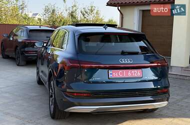 Позашляховик / Кросовер Audi e-tron 2020 в 