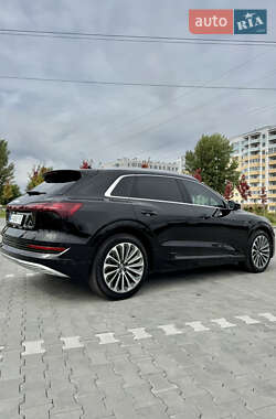 Внедорожник / Кроссовер Audi e-tron 2019 в 