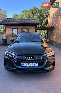 Позашляховик / Кросовер Audi e-tron 2020 в 